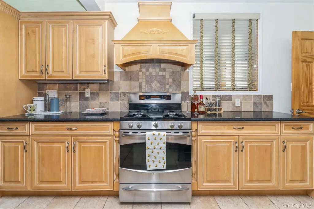 49 Winter Street Lynbrook NY 11563