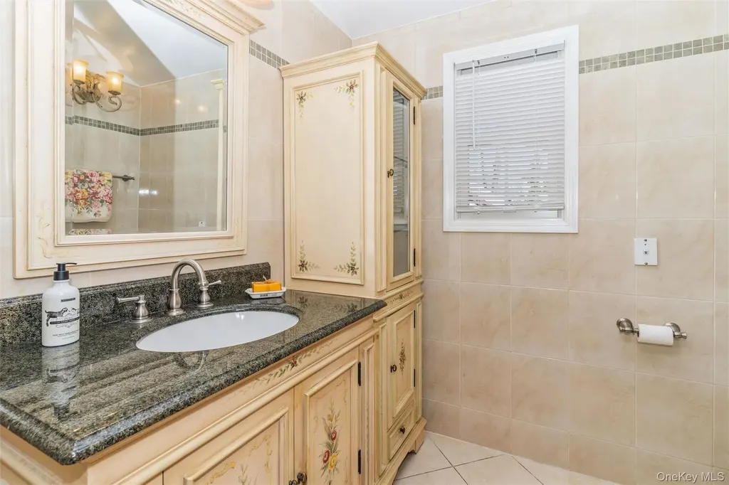 49 Winter Street Lynbrook NY 11563