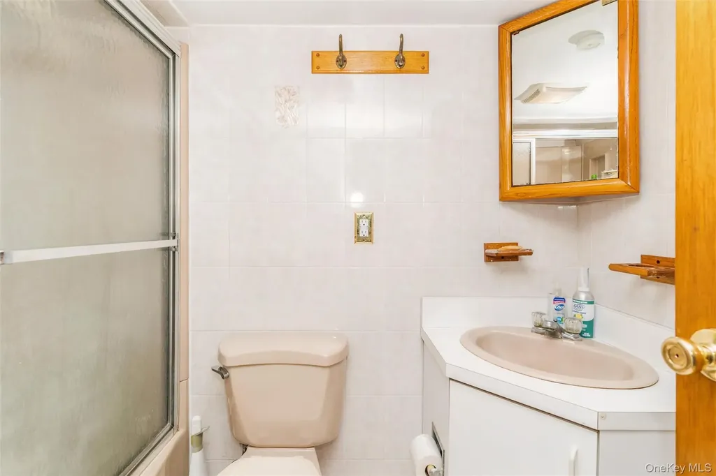 49 Winter Street Lynbrook NY 11563
