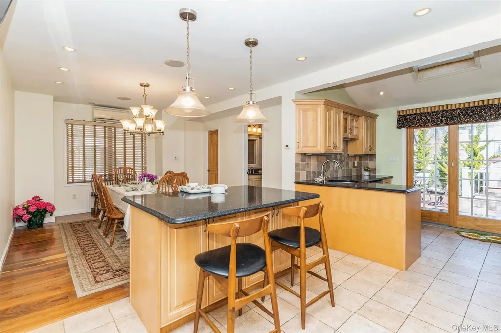 49 Winter Street Lynbrook NY 11563