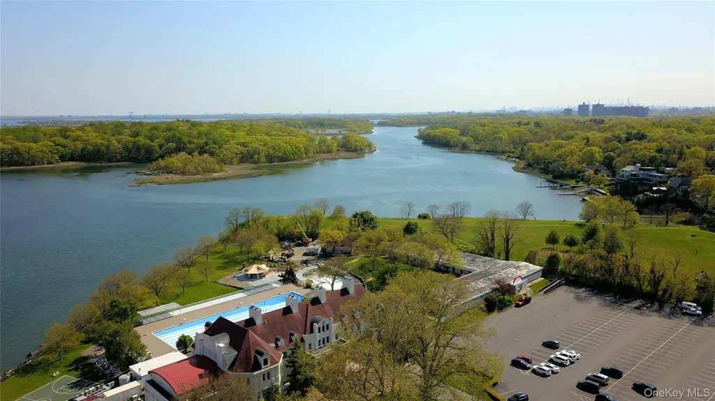 1020 Grant Avenue Pelham NY 10803
