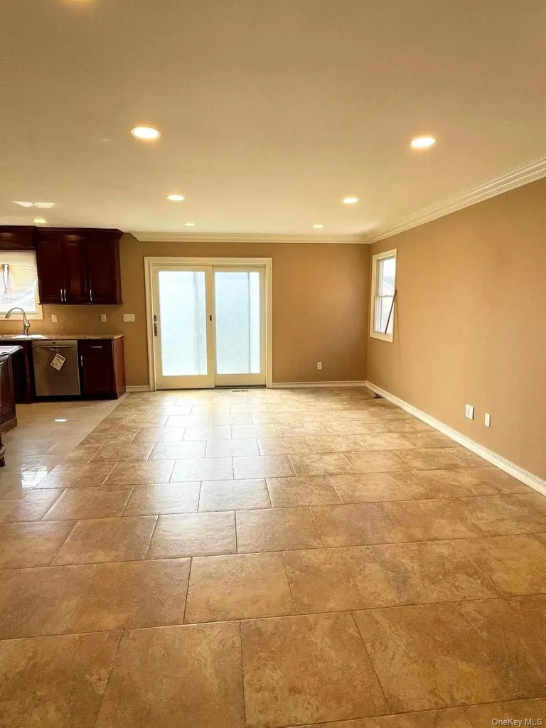 267 Seidman Place Franklin Square NY 11010