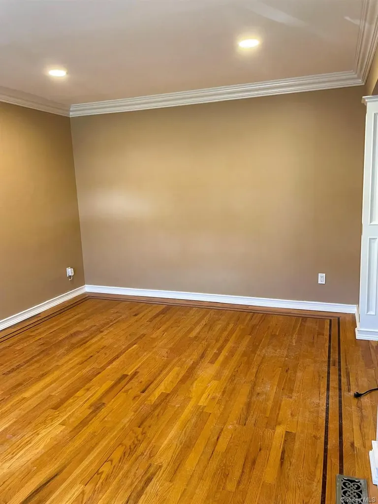 267 Seidman Place Franklin Square NY 11010