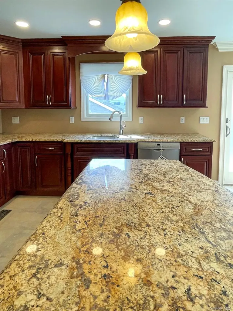 267 Seidman Place Franklin Square NY 11010