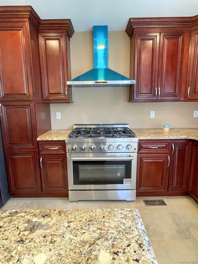 267 Seidman Place Franklin Square NY 11010