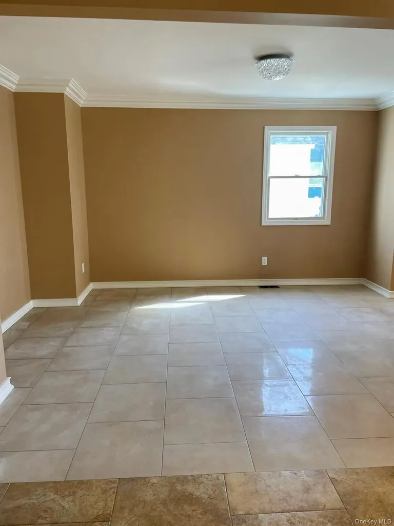 267 Seidman Place Franklin Square NY 11010