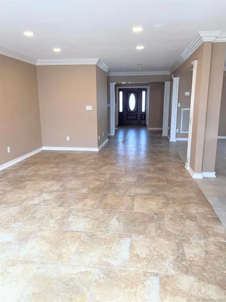 267 Seidman Place Franklin Square NY 11010