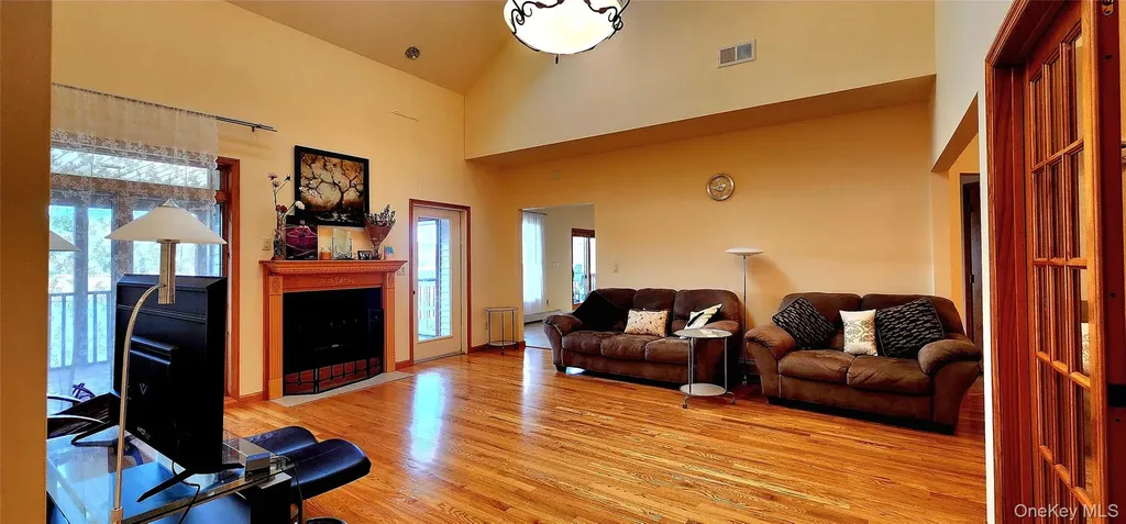 9 Surrey Street Rock Hill NY 12775