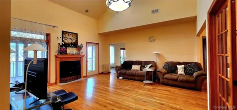 9 Surrey Street Rock Hill NY 12775