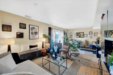 37 Harbor Lane New Rochelle NY 10805