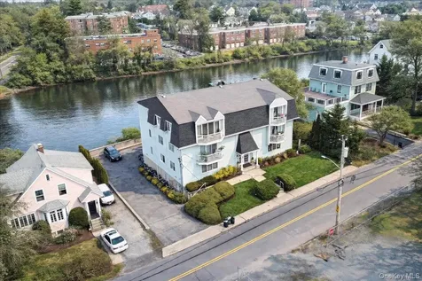 37 Harbor Lane New Rochelle NY 10805