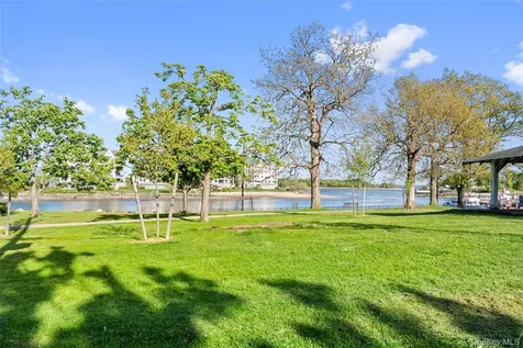 37 Harbor Lane New Rochelle NY 10805