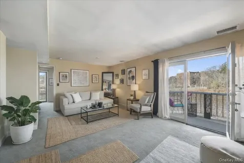 37 Harbor Lane New Rochelle NY 10805