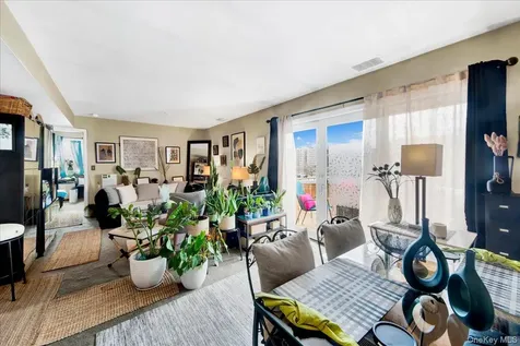 37 Harbor Lane New Rochelle NY 10805
