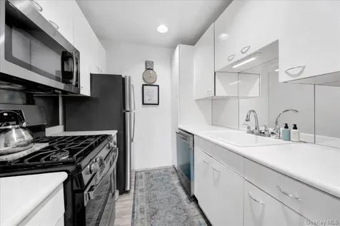 37 Harbor Lane New Rochelle NY 10805