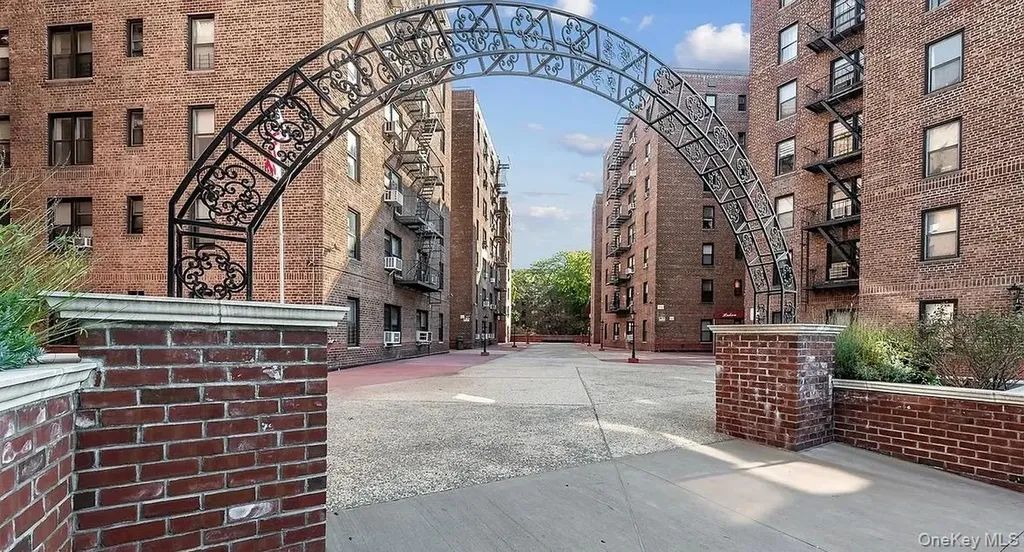 83-77 Woodhaven Boulevard Woodhaven NY 11421