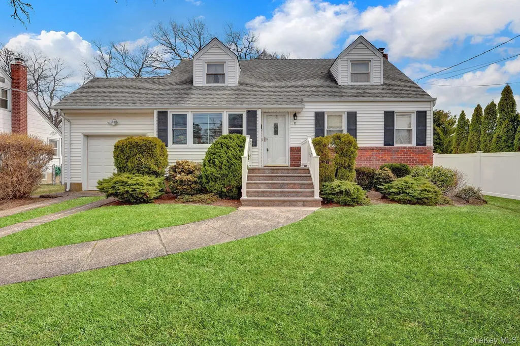2 Jackson Avenue Massapequa Park NY 11762