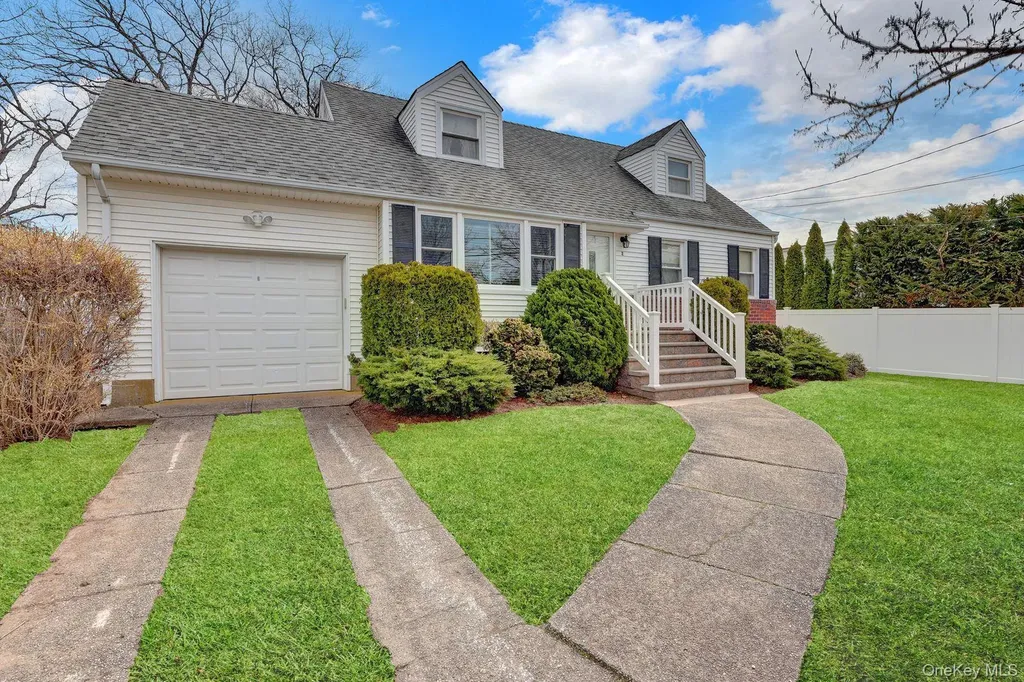 2 Jackson Avenue Massapequa Park NY 11762