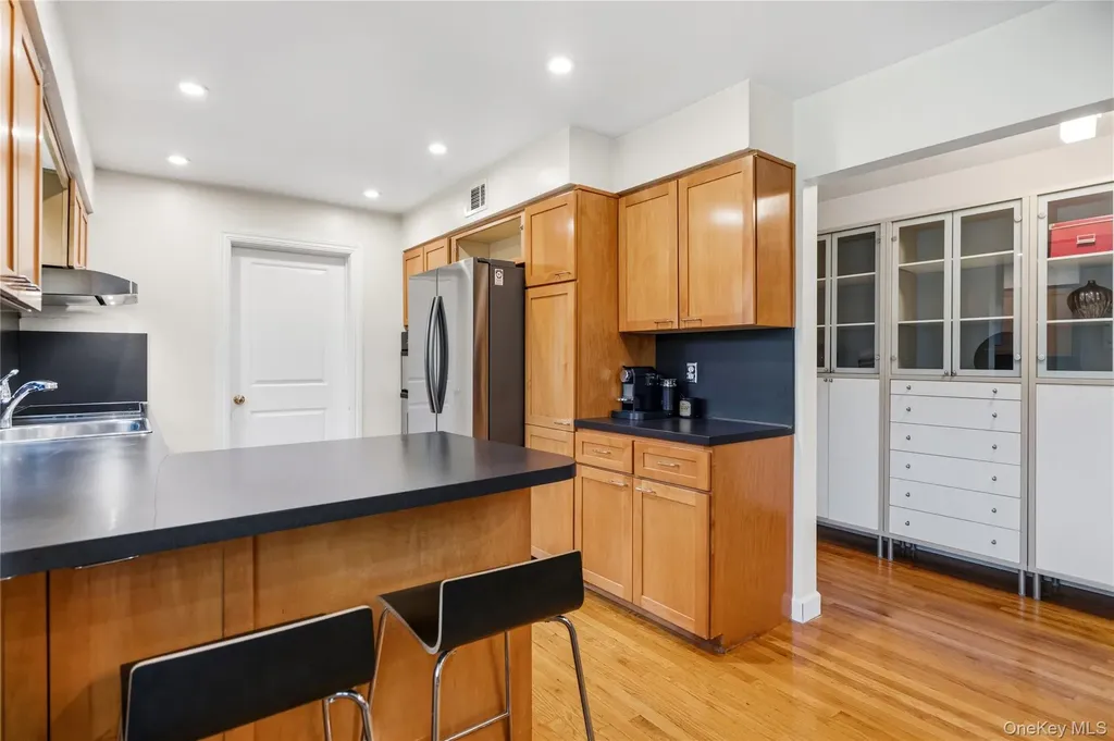 44 Sully Drive Manhasset NY 11030