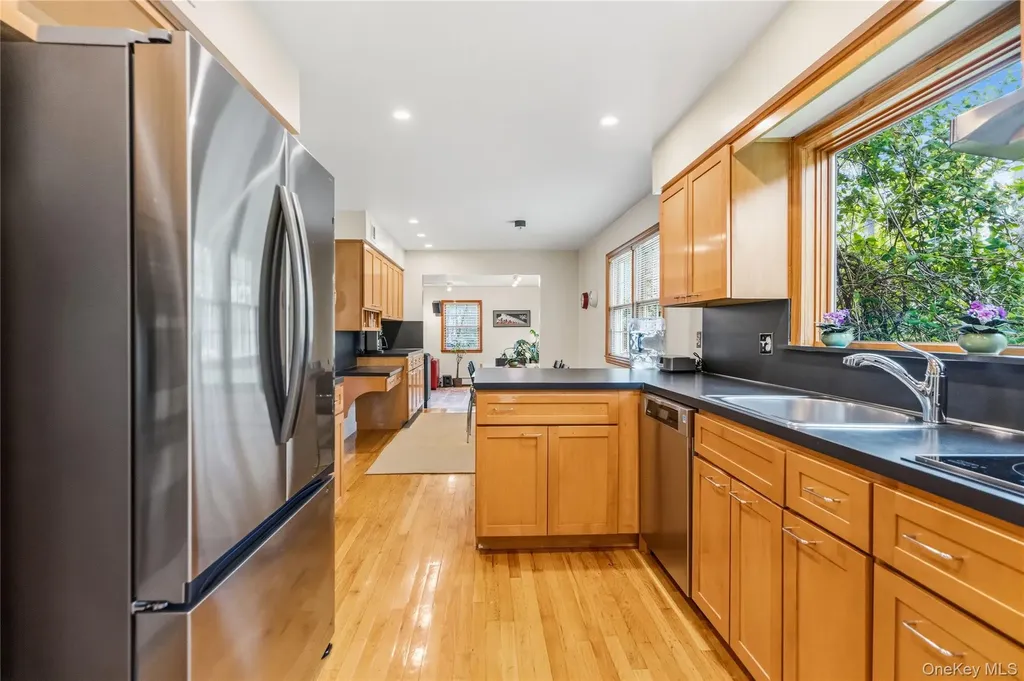 44 Sully Drive Manhasset NY 11030