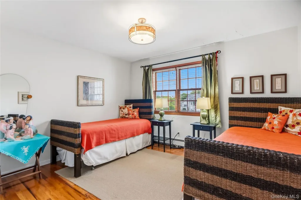 44 Sully Drive Manhasset NY 11030