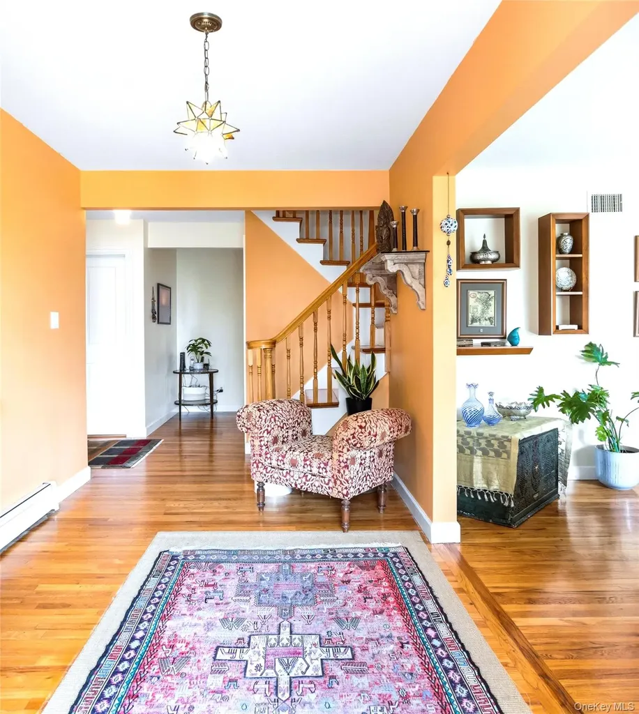 44 Sully Drive Manhasset NY 11030