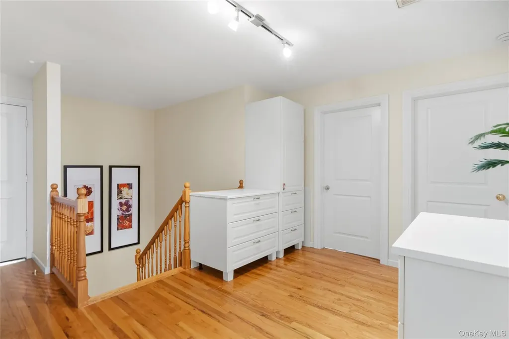 44 Sully Drive Manhasset NY 11030