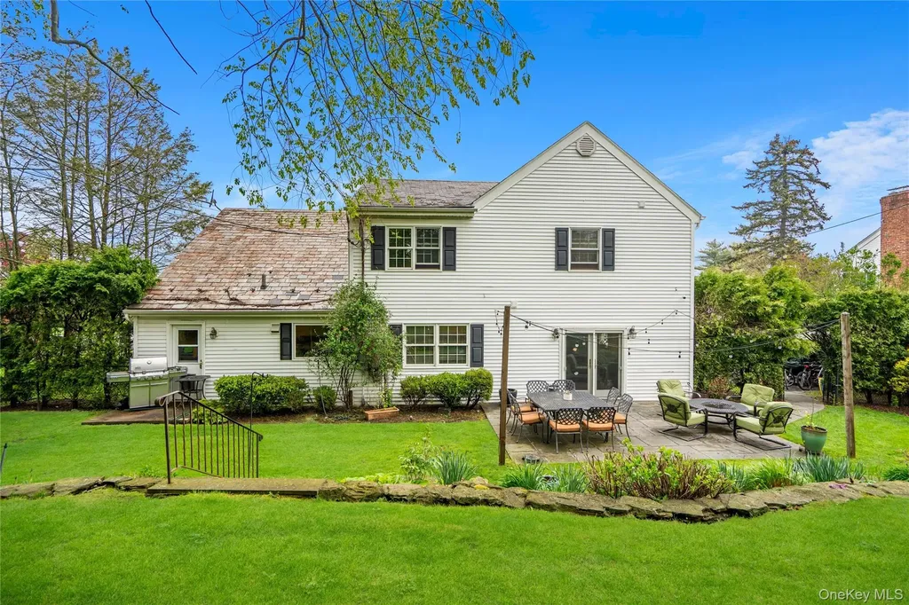 44 Sully Drive Manhasset NY 11030