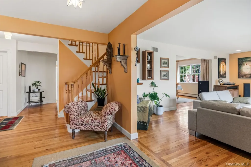44 Sully Drive Manhasset NY 11030