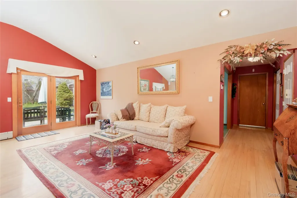 3 Chimney Court Brookhaven NY 11719