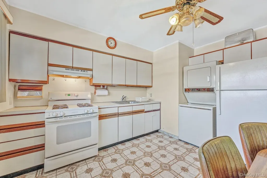 56-27B Utopia Parkway Fresh Meadows NY 11365