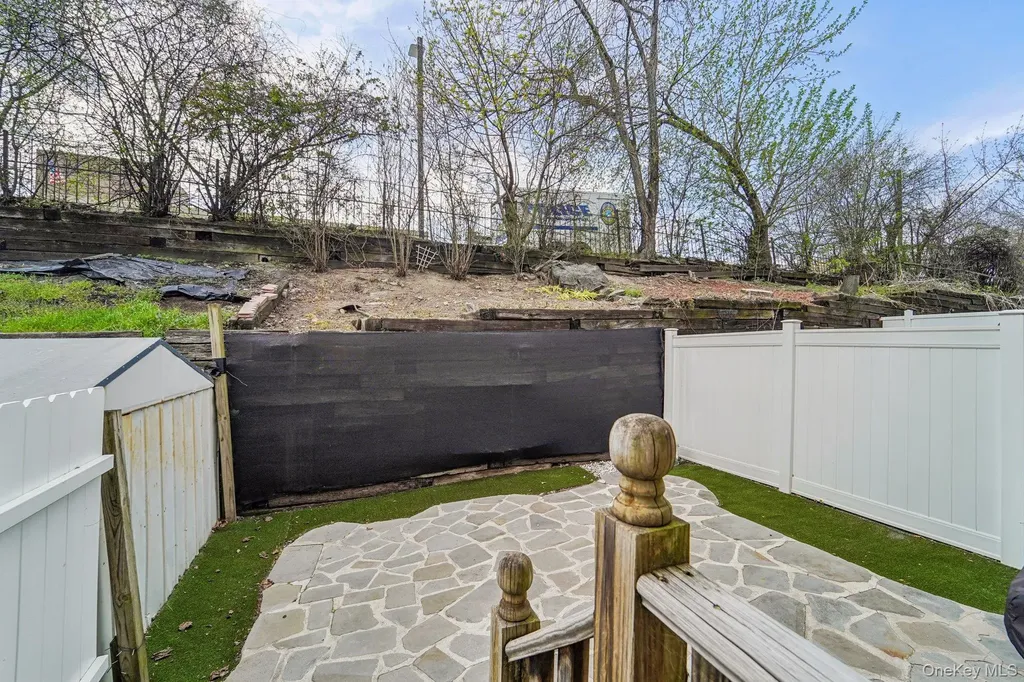 16 Washington Place Newburgh NY 12550