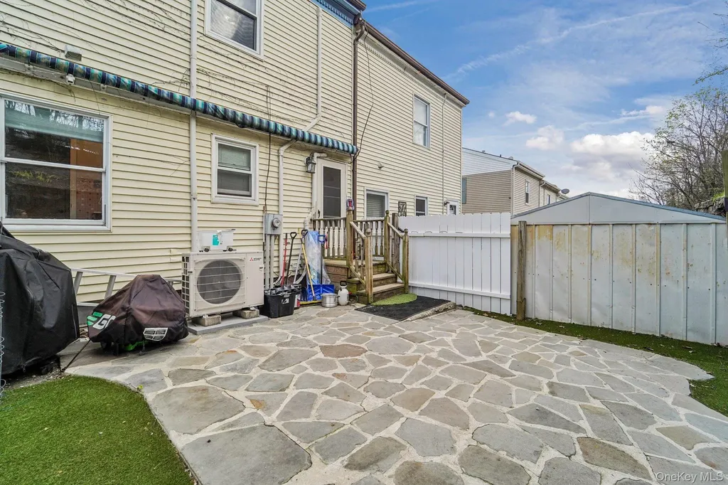 16 Washington Place Newburgh NY 12550