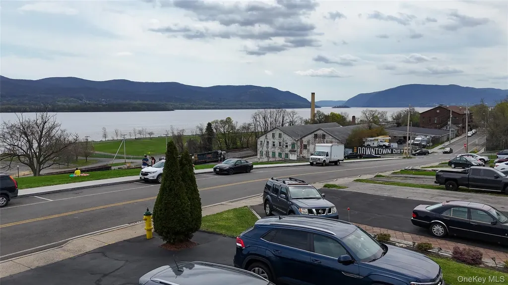 16 Washington Place Newburgh NY 12550