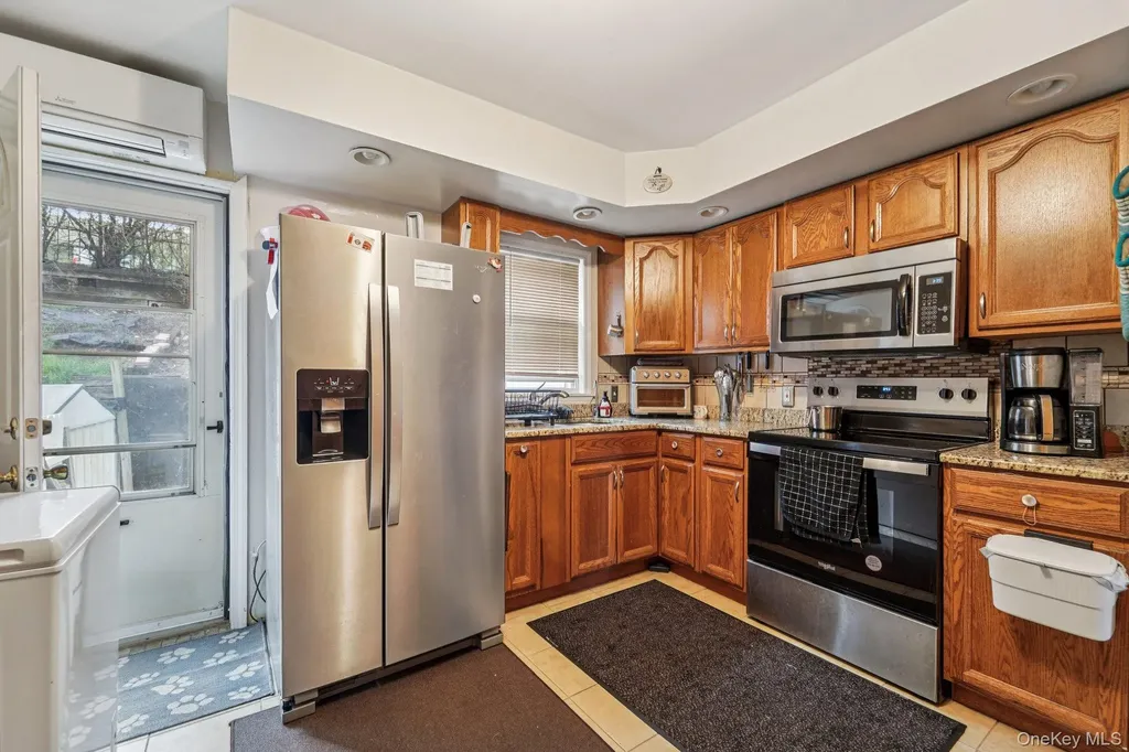 16 Washington Place Newburgh NY 12550
