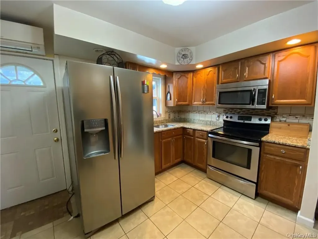 16 Washington Place Newburgh NY 12550