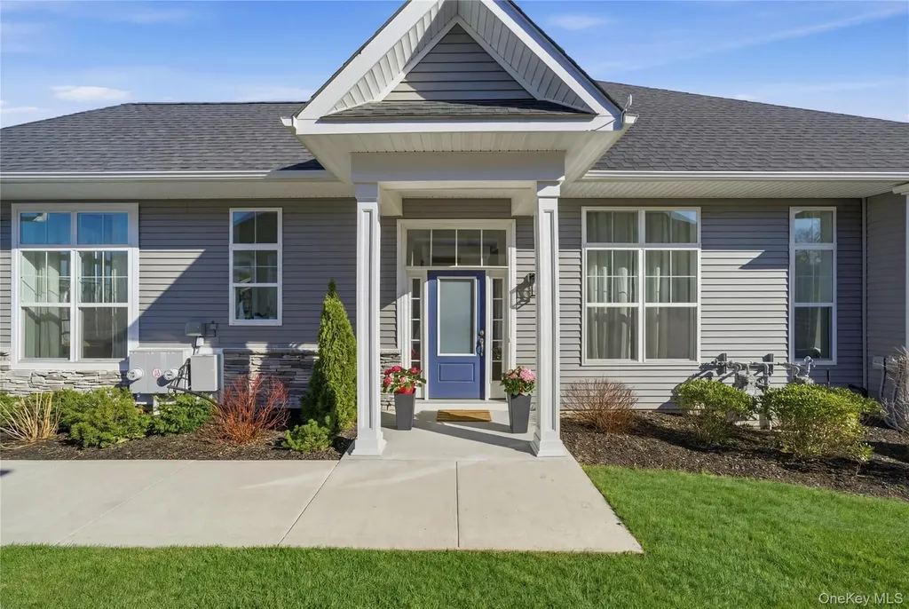 214 Belmont Circle Yaphank NY 11980