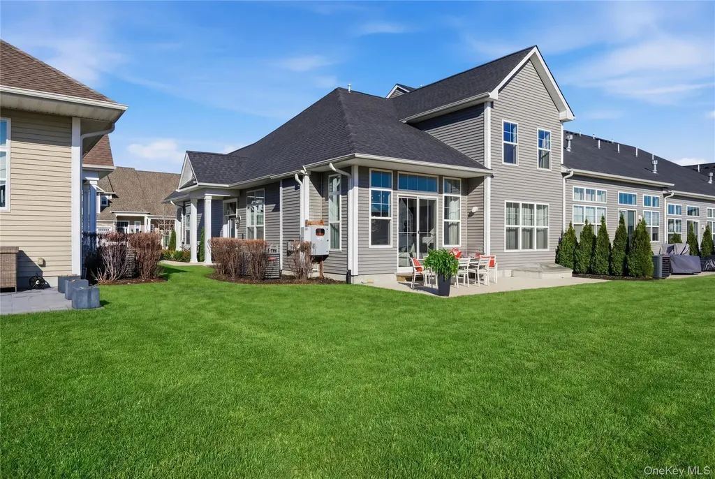 214 Belmont Circle Yaphank NY 11980