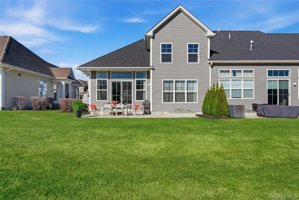 214 Belmont Circle Yaphank NY 11980