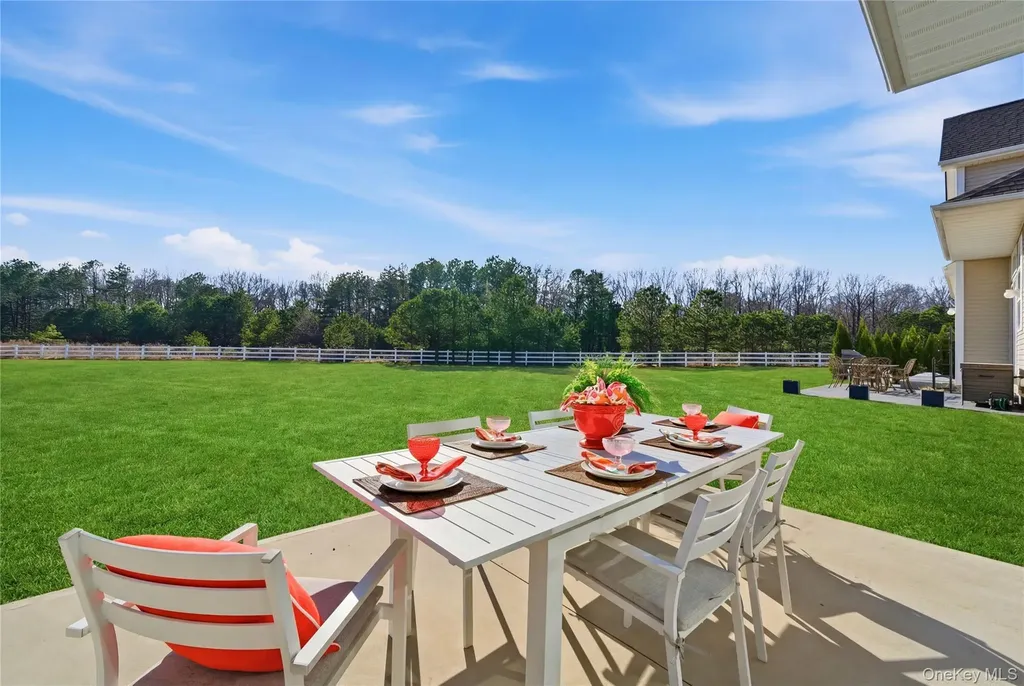 214 Belmont Circle Yaphank NY 11980