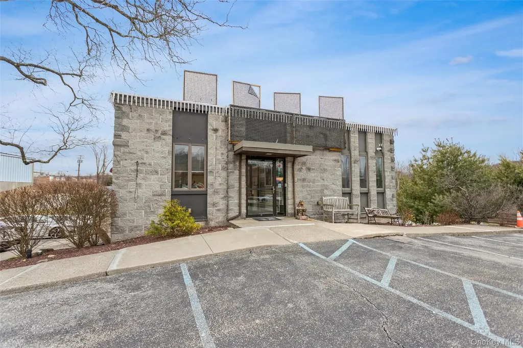 1995 Route 6 Carmel NY 10512
