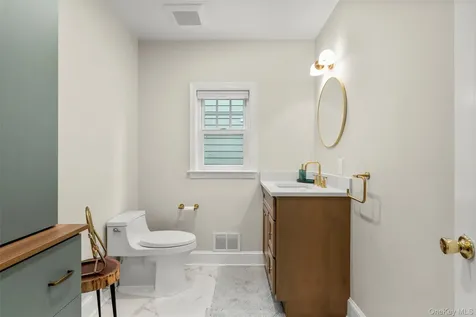 42 Iselin Terrace Larchmont NY 10538