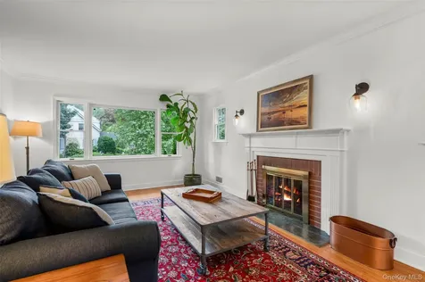 42 Iselin Terrace Larchmont NY 10538