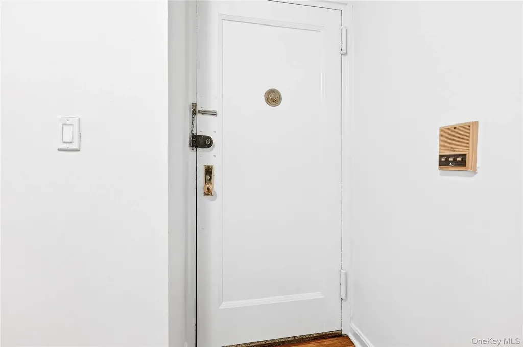 2244 Bronx Park E Bronx NY 10467