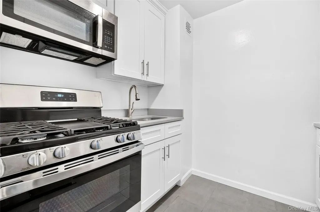 2244 Bronx Park E Bronx NY 10467