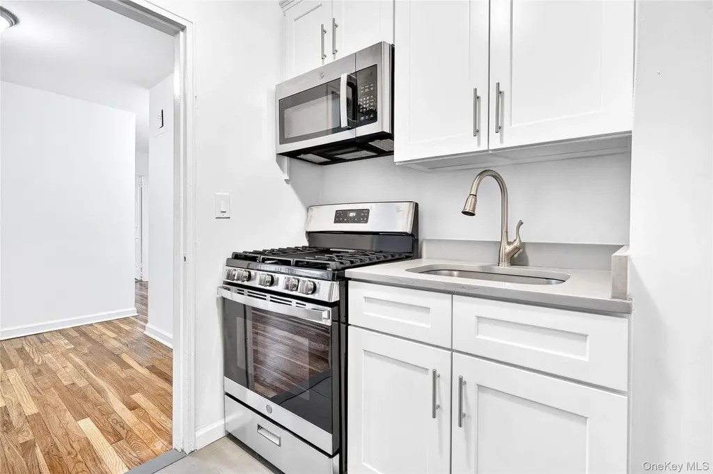 2244 Bronx Park E Bronx NY 10467