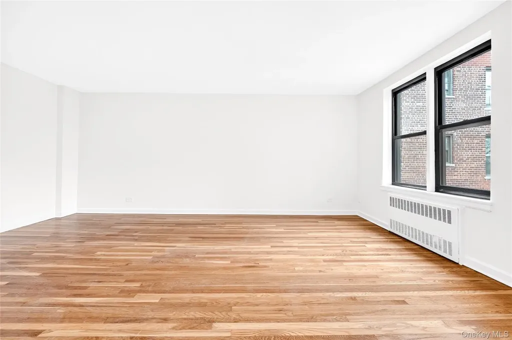 2244 Bronx Park E Bronx NY 10467