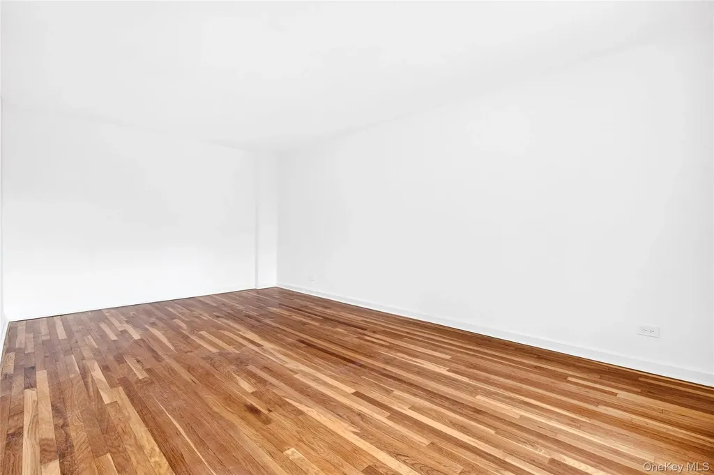 2244 Bronx Park E Bronx NY 10467