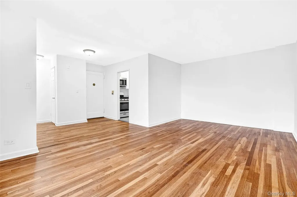 2244 Bronx Park E Bronx NY 10467