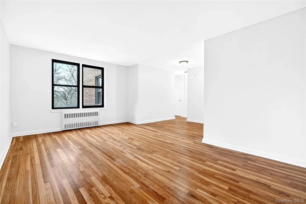 2244 Bronx Park E Bronx NY 10467
